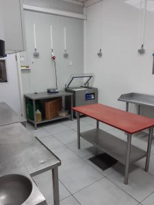 104000081_137346441296182_3385164279708718192_n atelier boucherie de l'artisan