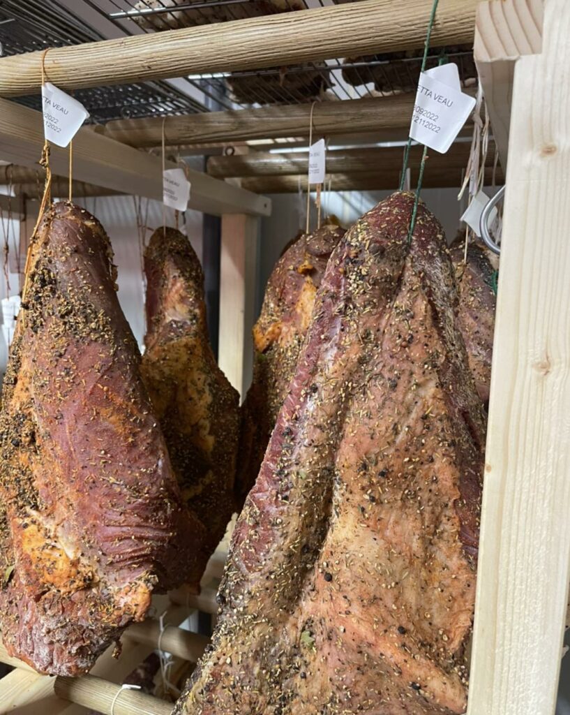 316046992_582557063869996_2443270782241446439_n la boucherie de l'artisan